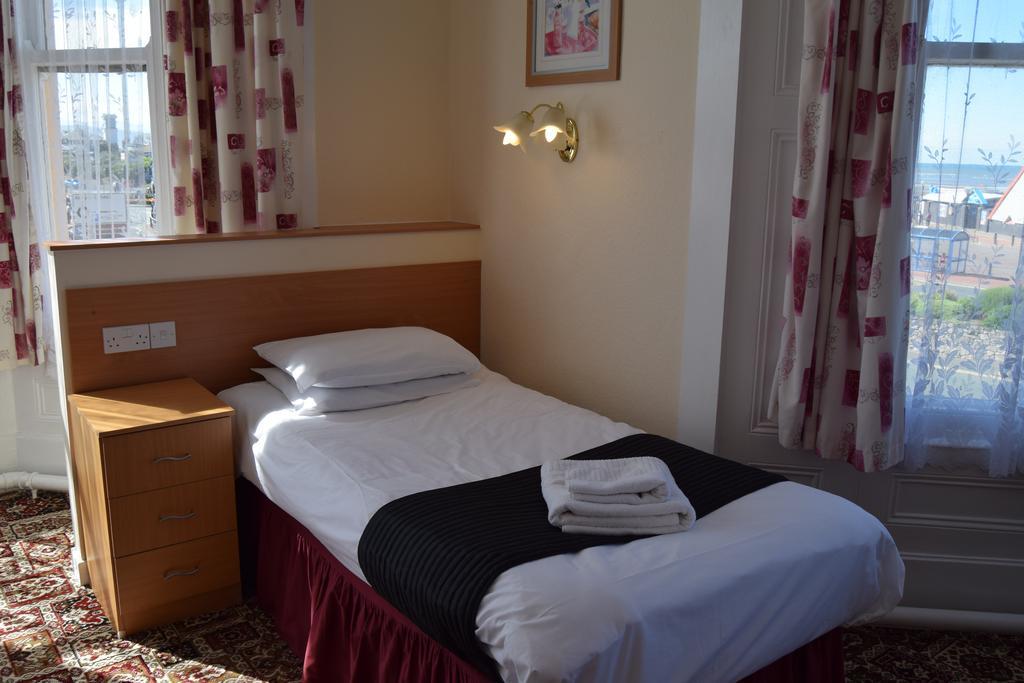Westminster Hotel Rhyl Zewnętrze zdjęcie